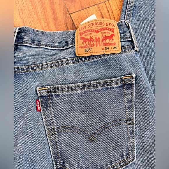 Levi’s Strauss 501 Classic Blue Denim Jeans - Picture 6 of 7